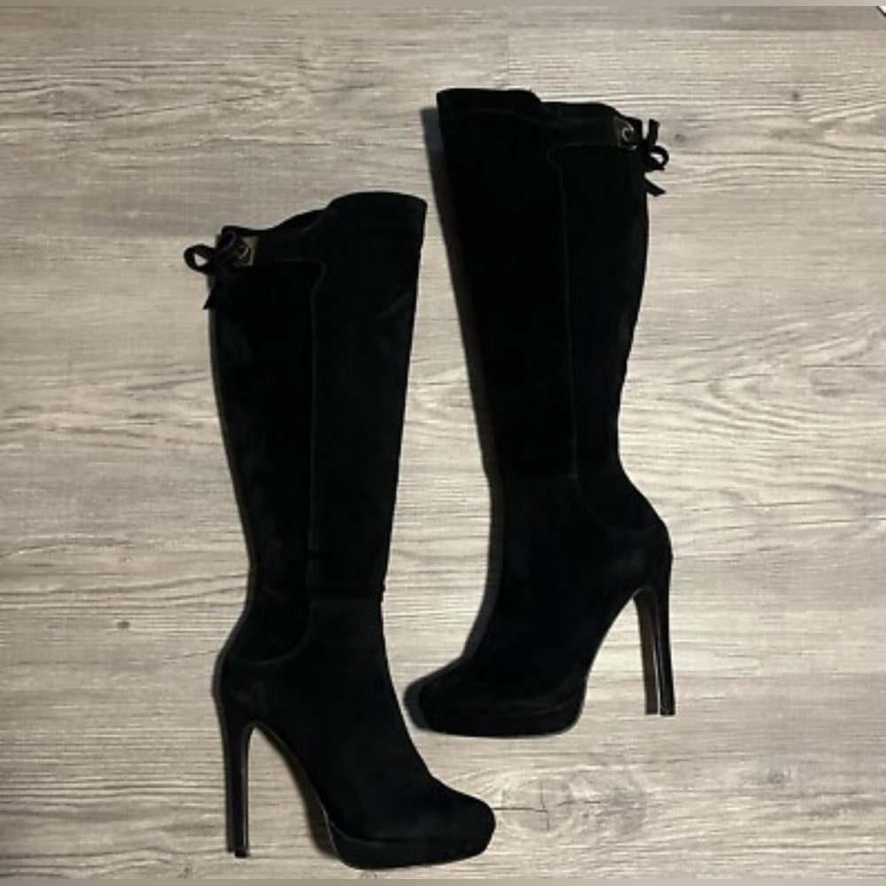 Venus Elegant Black Knee-High Faux Suede Boots.   Size-8.5. Modern Femme Fatale